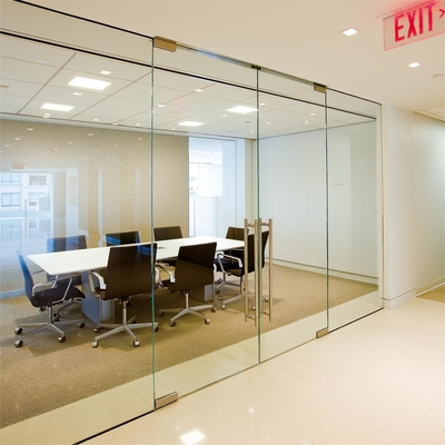 Divisiones de cristal Frameless de la puerta del pivote de la primavera del piso con el vidrio aislado ultra claro