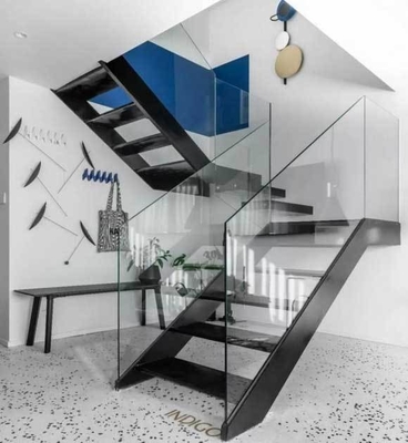 Barandilla de cristal endurecida claro de la escalera del balcón para las escaleras al aire libre interiores
