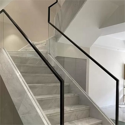 Barandilla de cristal endurecida claro de la escalera del balcón para las escaleras al aire libre interiores