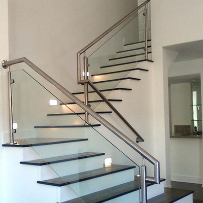 Barandilla de cristal endurecida claro de la escalera del balcón para las escaleras al aire libre interiores