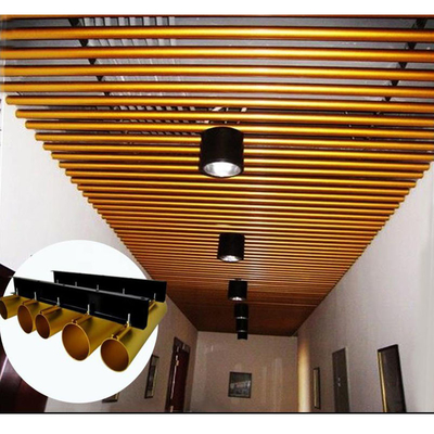 Construcción de decoración Suspensión lineal del techo de metal de aluminio tubo redondo con malla metálica perforada