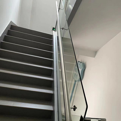 Diseño Vintage Barandillas de escalera de vidrio en polvo Revestido / pulido / cepillado / acabado anodizado