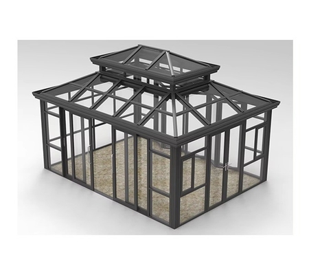 Casa de terraza de cristal con superficie lisa y moldeo de techo polígono