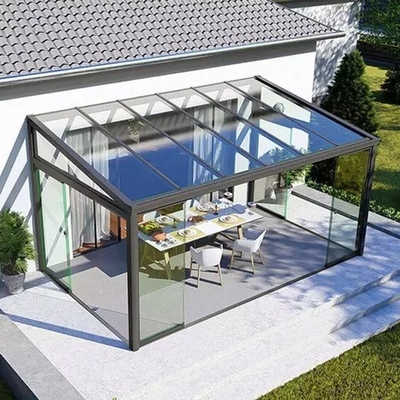 Casas de vidrio de aluminio impermeable con puerta doble corredera y diseño de invernadero