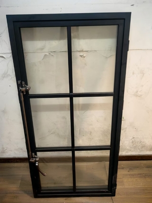 Ventanas y puertas elegantes de acero que mejoran la estética y funcionalidad del hogar