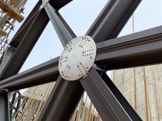 Edificio con techo de cúpula de aleación de aluminio con cubierta de claraboya de vidrio de lámina de fibra de vidrio reforzada con plástico (FRP)