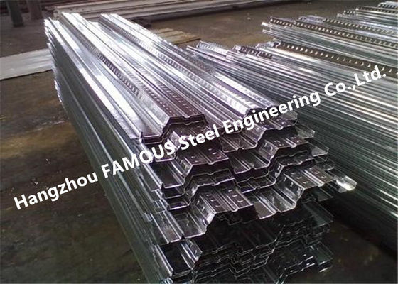 1-3m m acanalaron el Decking de plata del piso del metal del ISO 3834 galvanizado
