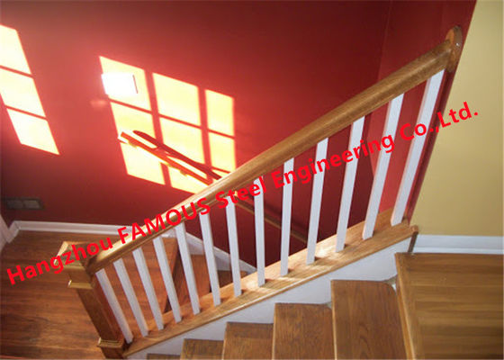 Verjas modernas de la mano de la escalera de 1000m m, barandillas de madera de los 3FT para las escaleras interiores