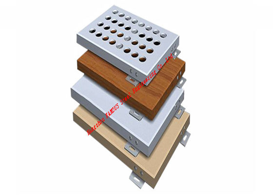 Investigaciones de aluminio de Virtical del revestimiento del metal de Preforated Penels 6m m