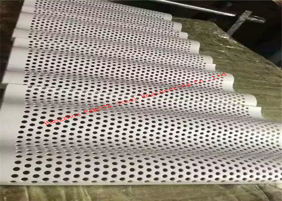 El revestimiento antioxidante del metal del aluminio de la prenda impermeable 2m m, 3m m acanaló el revestimiento de aluminio