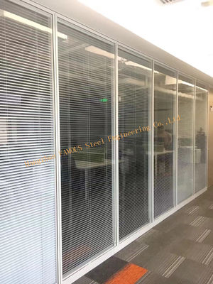 Cree las paredes de división para requisitos particulares de cristal insonoras de cristal dobles del marco de aluminio de la oficina portátil con la lumbrera