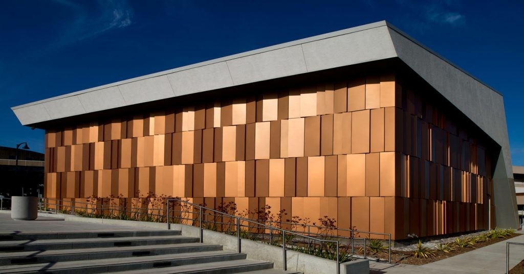 Revestimiento de aluminio de ACM ACP panel la hoja constructiva decorativa de la pantalla del metal de la fachada